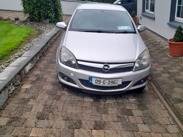 Opel Astra Hatchback, Diesel, 2009, Silver