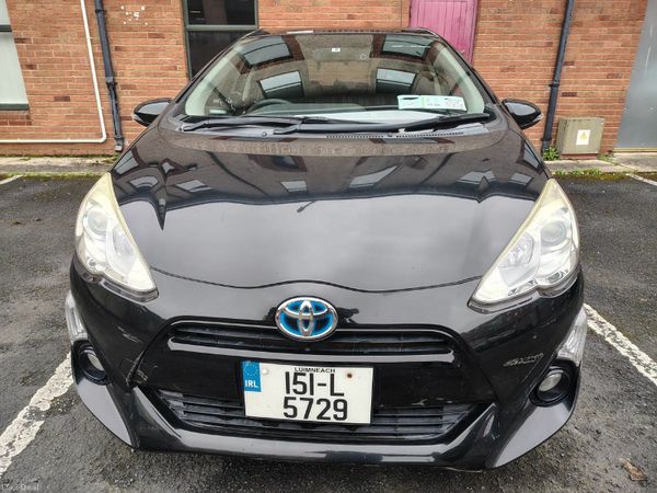 Toyota Aqua Hatchback, Petrol Hybrid, 2015, Black
