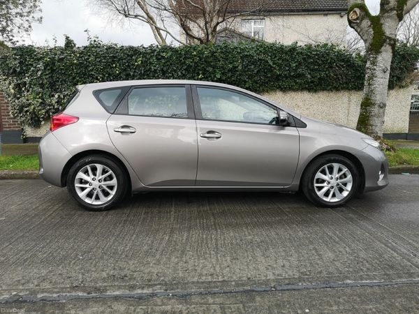 Toyota Auris MPV, Petrol, 2014, Bronze