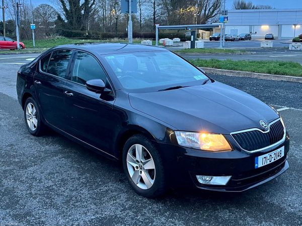 Skoda Octavia Saloon, Diesel, 2017, Black