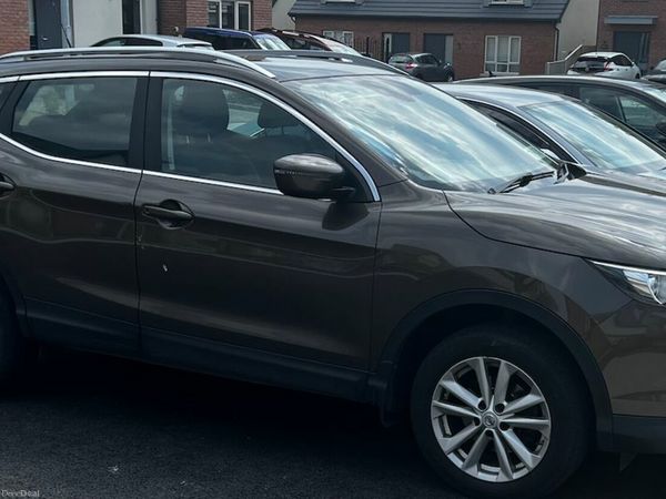 Nissan Qashqai SUV, Diesel, 2017, Brown