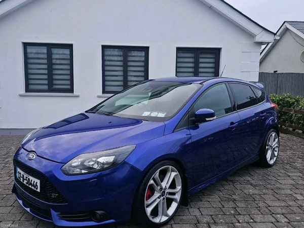 Ford Focus Hatchback, Petrol, 2012, Blue