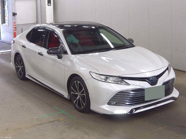 Toyota Camry Saloon, Petrol Hybrid, 2018, White