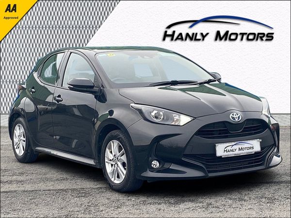 Toyota Yaris Hatchback, Petrol Hybrid, 2022, Black
