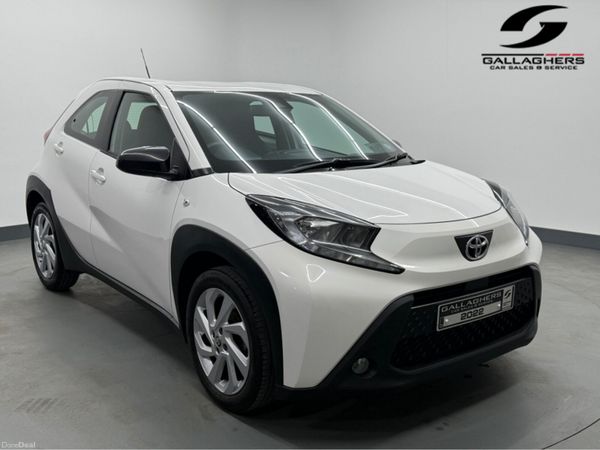 Toyota Aygo Hatchback, Petrol, 2022, White