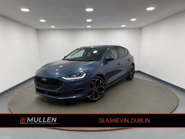 Ford Focus Hatchback, Diesel, 2022, Blue