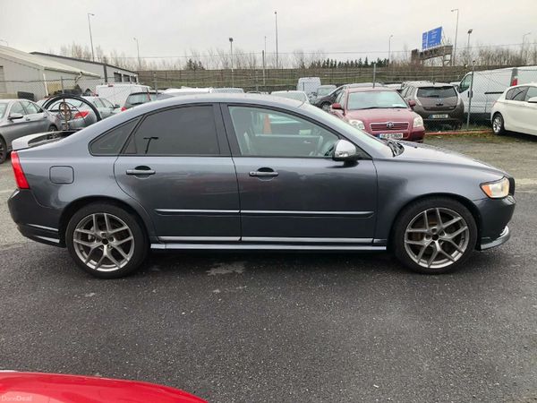 Volvo S40 Saloon, Diesel, 2011, Grey