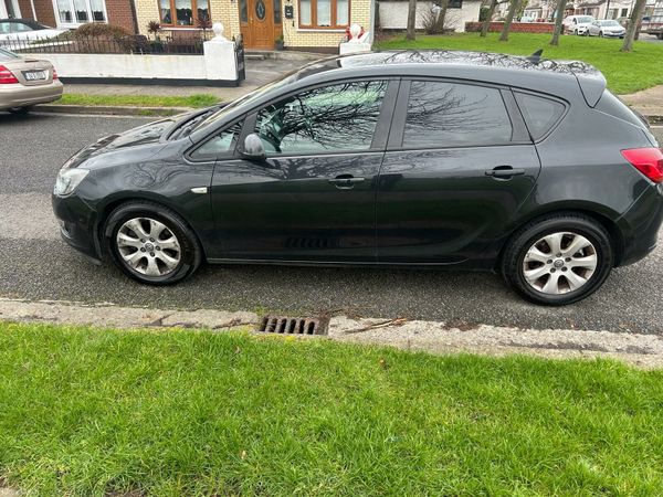 Vauxhall Astra Hatchback, Diesel, 2014, Black
