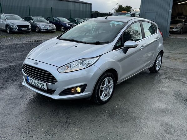 Ford Fiesta Hatchback, Petrol, 2013, Silver