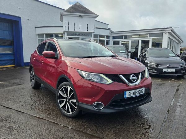 Nissan Qashqai Hatchback, Diesel, 2016, Red