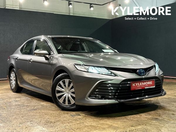 Toyota Camry Saloon, Petrol Hybrid, 2022, Silver