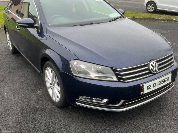 Volkswagen Passat Saloon, Diesel, 2012, Blue