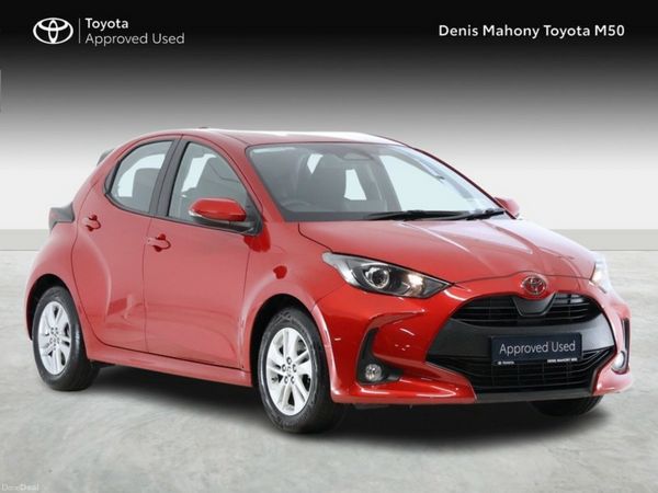 Toyota Yaris Hatchback, Petrol Hybrid, 2024, Red