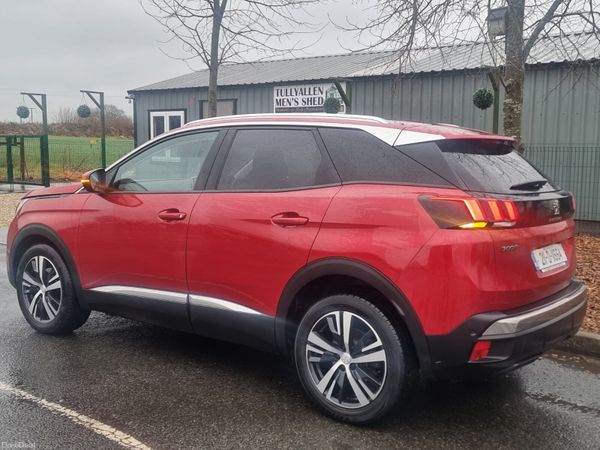 Peugeot 3008 MPV, Petrol, 2021, Red