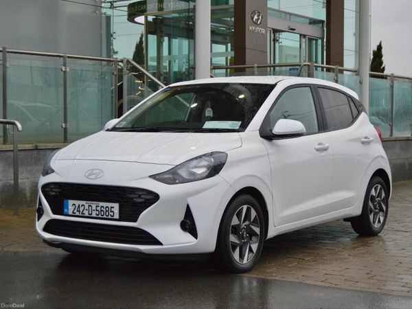 Hyundai i10 Hatchback, Petrol, 2024, White