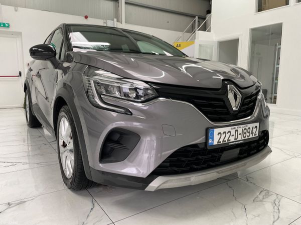 Renault Captur Hatchback, Petrol, 2022, Grey
