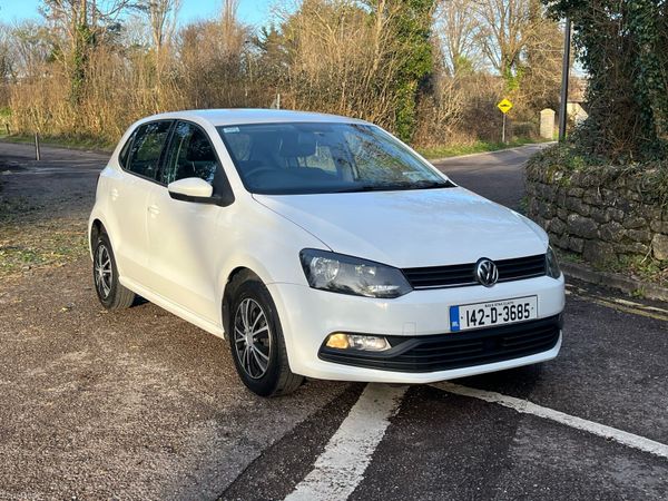Volkswagen Polo Hatchback, Petrol, 2014, White