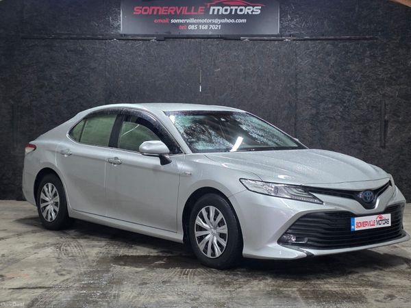 Toyota Camry Saloon, Petrol Hybrid, 2020, Silver