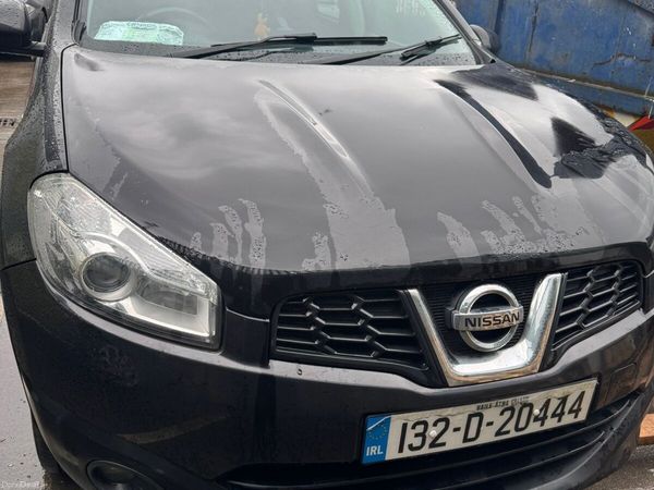 Nissan Qashqai Hatchback, Diesel, 2013, Black