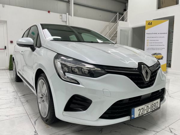 Renault Clio Hatchback, Petrol, 2022, White
