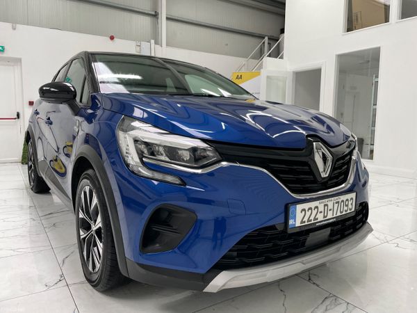 Renault Captur Hatchback, Petrol, 2022, Blue
