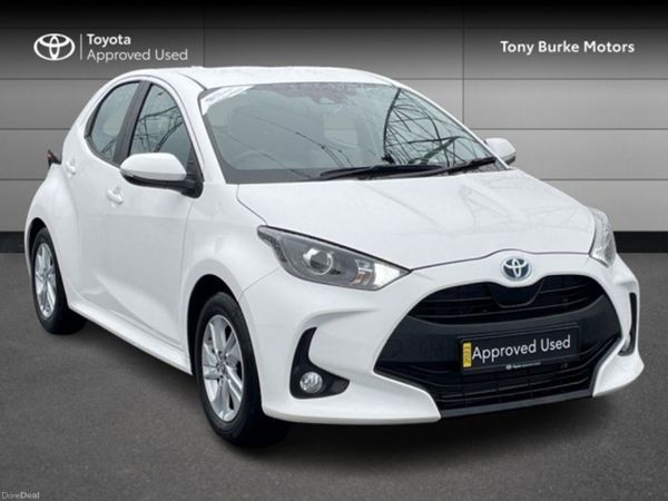 Toyota Yaris Hatchback, Petrol Hybrid, 2023, White