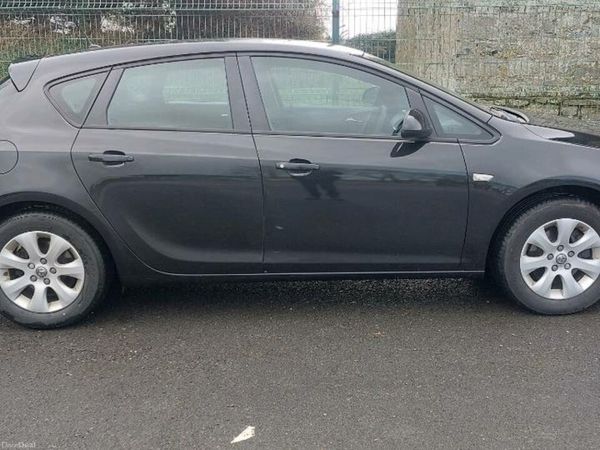 Vauxhall Astra Hatchback, Diesel, 2015, Black