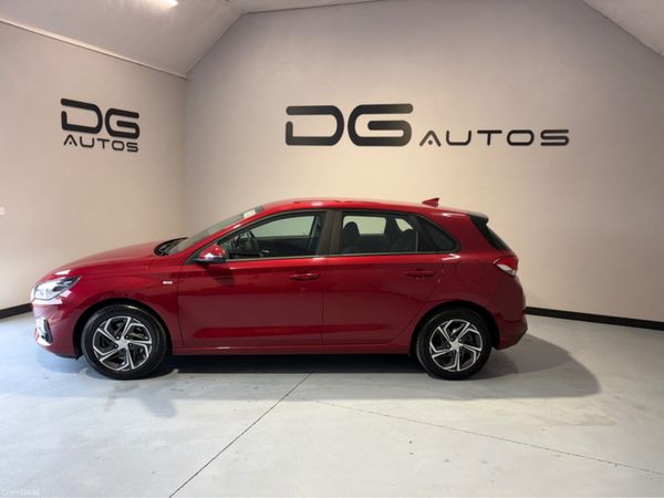 Hyundai i30 Hatchback, Petrol, 2022, Red