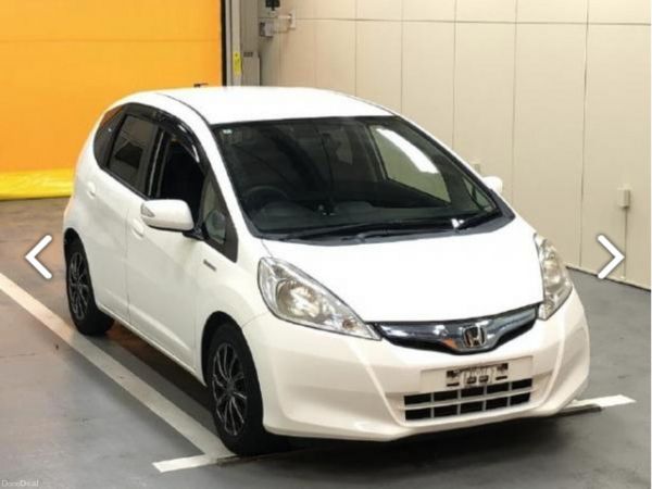 Honda Fit Hatchback, Petrol Hybrid, 2014, White