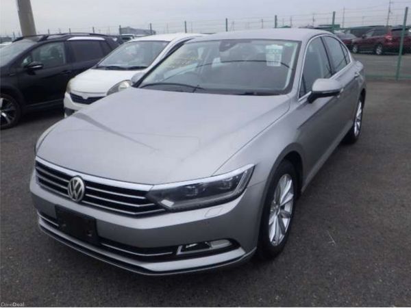 Volkswagen Passat Saloon, Petrol, 2015, Silver