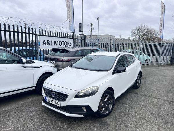 Volvo V40 Hatchback, Diesel, 2016, White