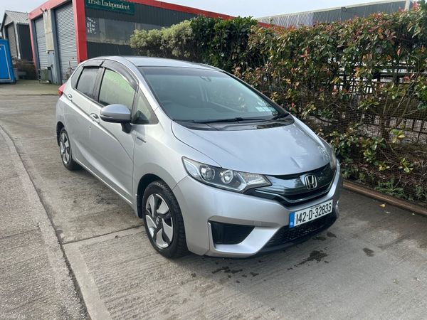Honda Fit Hatchback, Petrol Hybrid, 2014, Silver