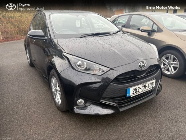Toyota Yaris Hatchback, Petrol Hybrid, 2025, Black