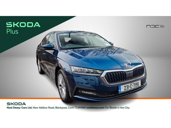 Skoda Octavia Hatchback, Petrol, 2023, Blue