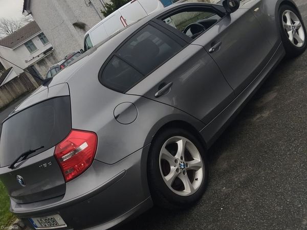 BMW 1-Series Hatchback, Diesel, 2011, Grey