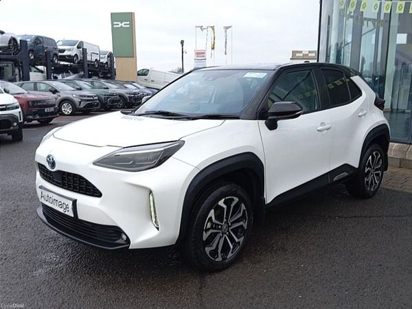 Toyota Yaris Cross Hatchback, Petrol Hybrid, 2024, White