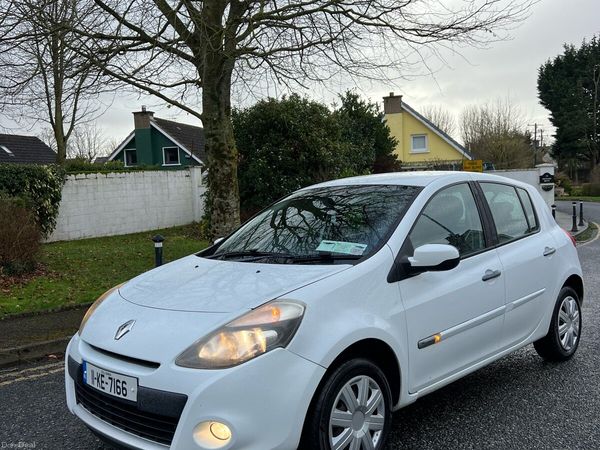 Renault Clio Hatchback, Diesel, 2011, White
