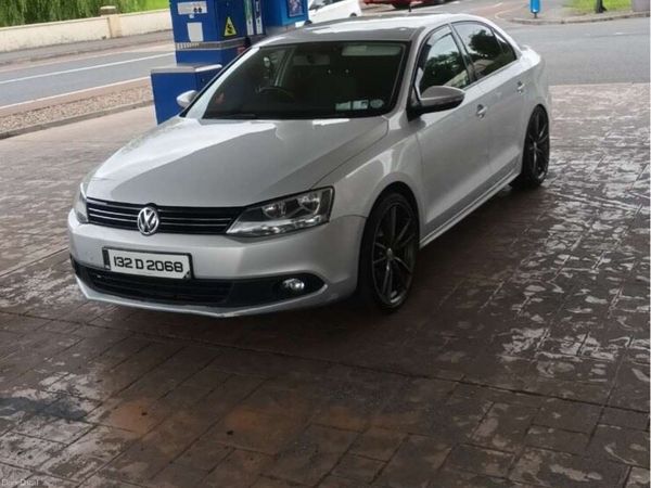 Volkswagen Jetta Saloon, Diesel, 2013, Silver