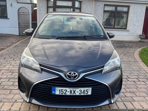 Toyota Yaris Hatchback, Petrol, 2015, Grey