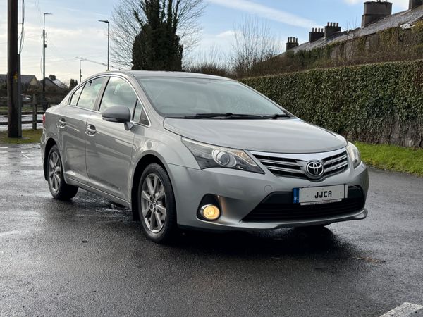 Toyota Avensis Saloon, Petrol, 2012, Grey