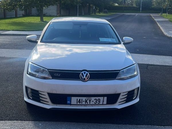 Volkswagen Jetta Saloon, Diesel, 2014, White