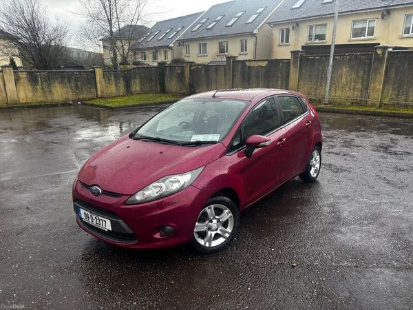 Ford Fiesta Hatchback, Petrol, 2009, Red