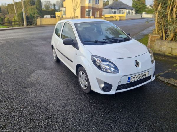 Renault Clio Hatchback, Petrol, 2012, White