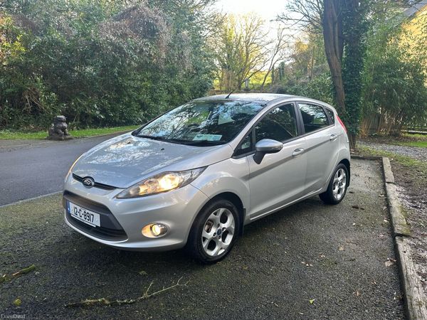 Ford Fiesta Hatchback, Petrol, 2012, Silver