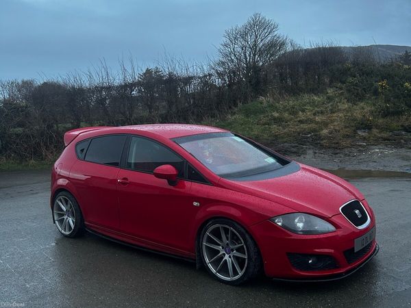 SEAT Leon Hatchback, Diesel, 2012, Red