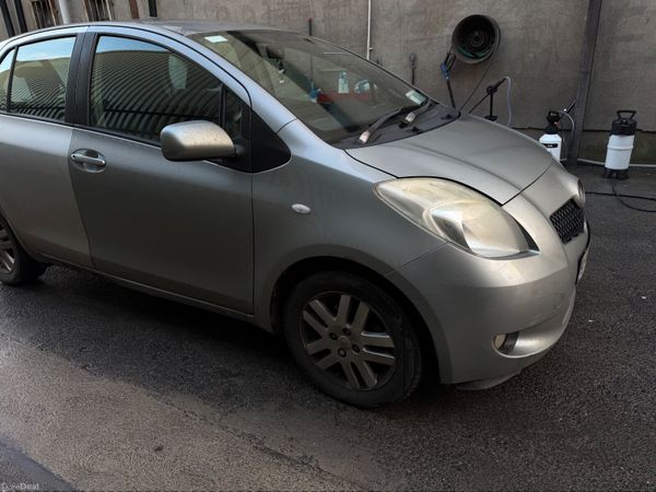 Toyota Yaris Hatchback, Petrol, 2007, Silver