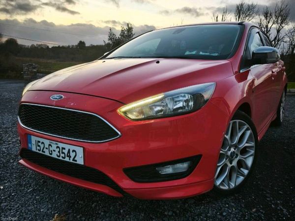 Ford Focus Hatchback, Diesel, 2015, Red