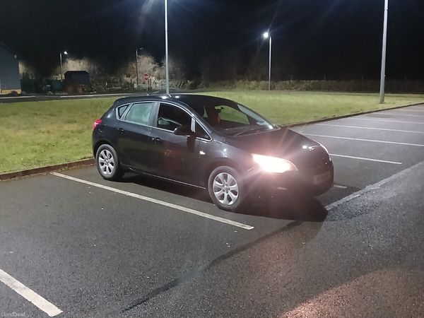 Vauxhall Astra Hatchback, Diesel, 2014, Black
