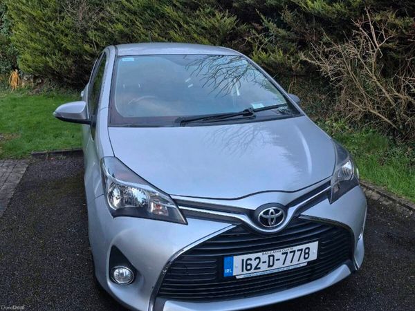 Toyota Yaris Hatchback, Petrol, 2016, Silver