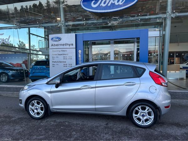 Ford Fiesta Hatchback, Petrol, 2015, Silver